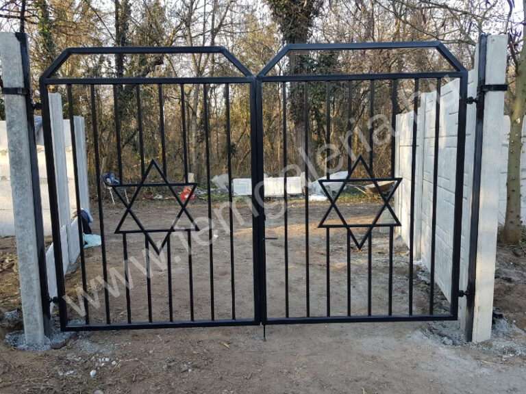 Temető kétszárnyú kapu