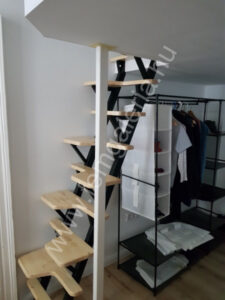 Váltó lépcső galériához