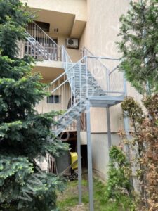 Lépcső az erkélyre