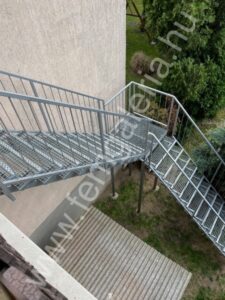 Erkély lépcső Fenti nézetből