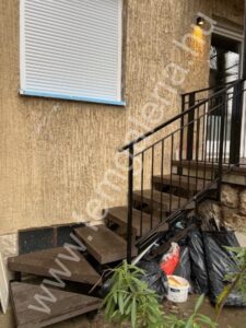 Hátsó terasz lépcső