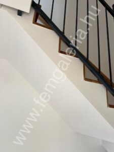 Gipszkartonnal burkolt lépcső