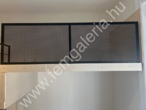 Perforált lemez korlát